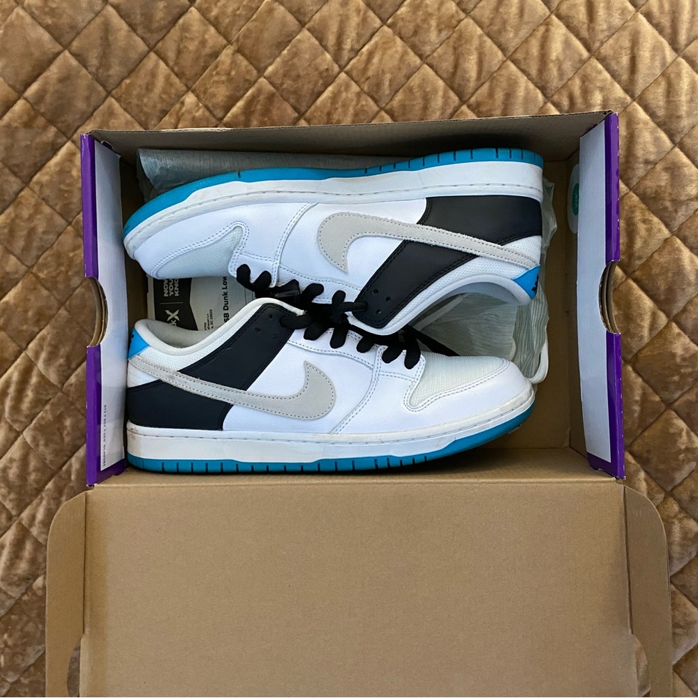 Nike SB Dunk Low “Laser Blue”